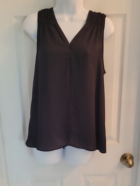 Ann Taylor Sleeveless V-Neck Camisole in Navy Blue